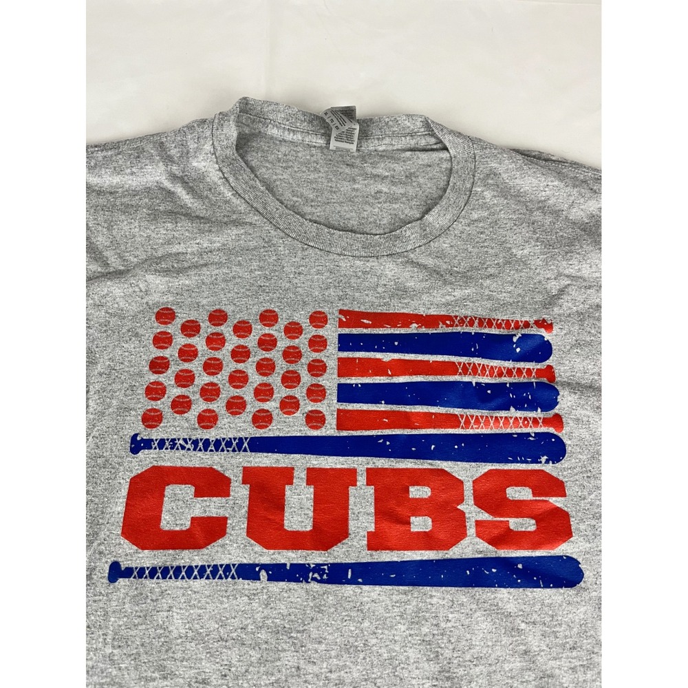 Chicago Cubs Baseball USA Flag Graphic T-Shirt Gildan XL Gray Red‎ Blue